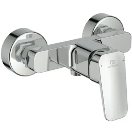 Brausearmatur in Chrom-Optik von Ideal Standard, mit einem klaren, minimalistischen Design und einem Hebel zur Regelung der Wassertemperatur.